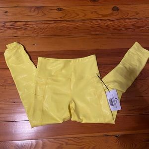 Zyia Neon Yellow Metallic Pocket Light n Tight